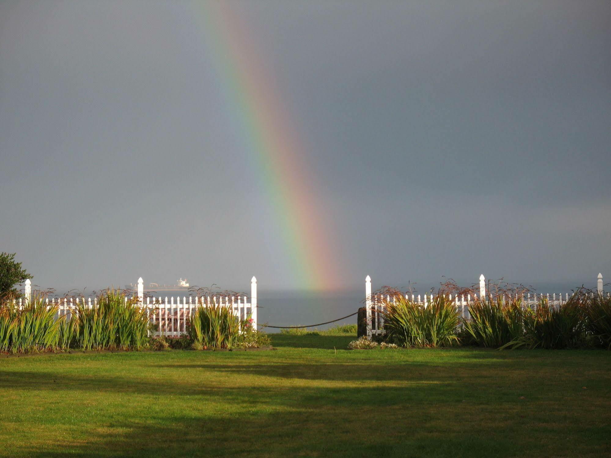 Sea Cliff Gardens Bed and Breakfast Port Angeles Exteriör bild